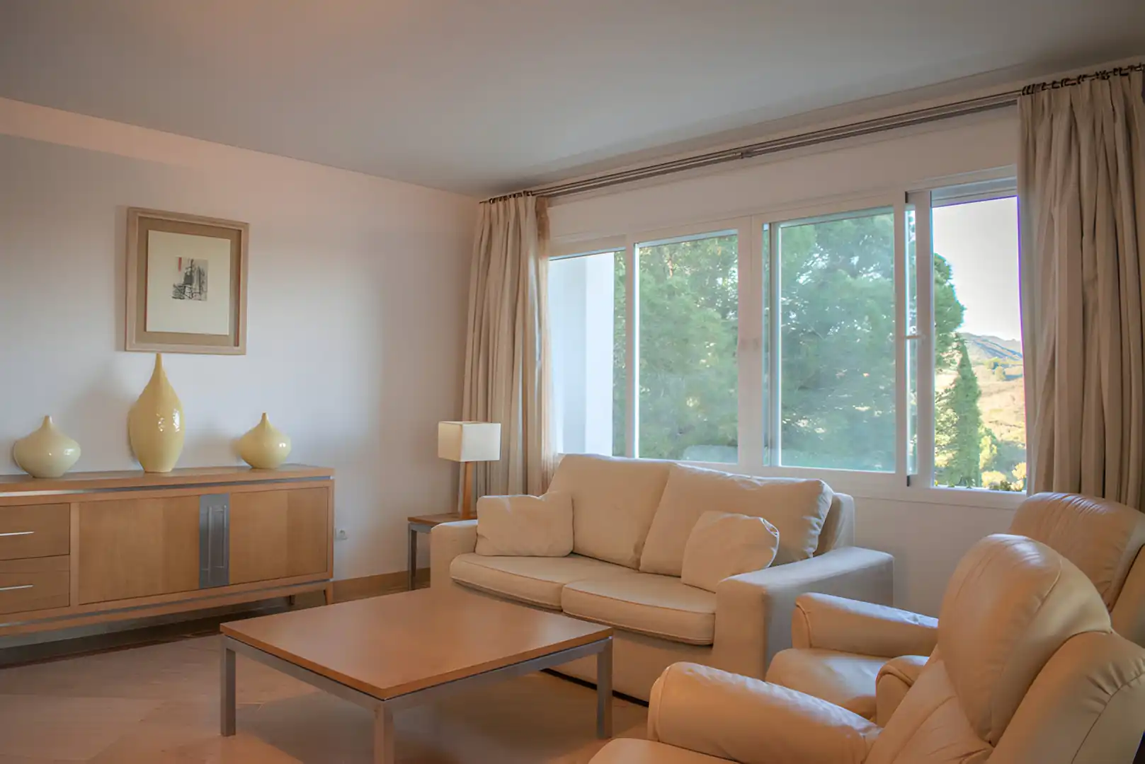Sala d'estar de Planta baixa en venda en Marbella amb Aire condicionat, Calefacció i Terrassa