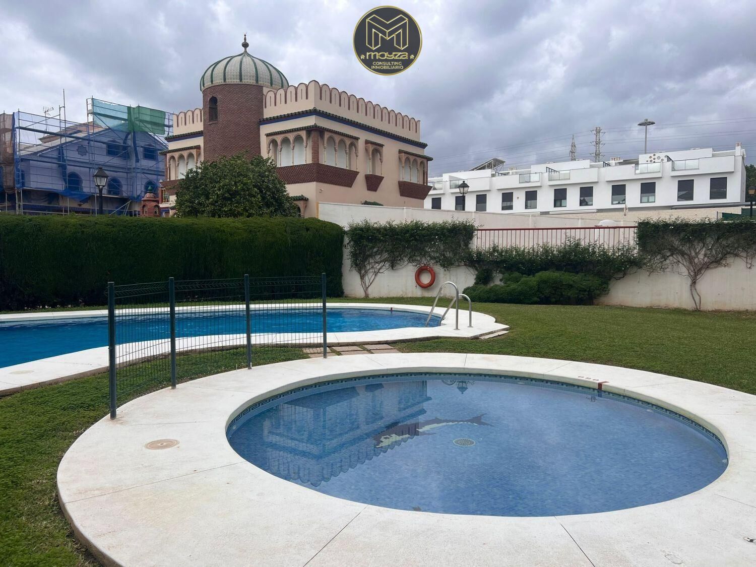 Piscina de Pis en venda en Fuengirola amb Jardí privat i Terrassa