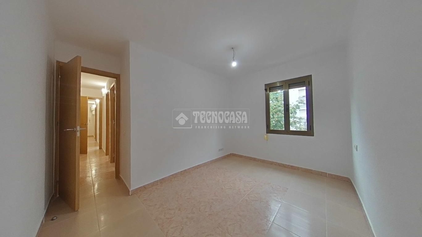 Dormitori de Pis en venda en Cornellà de Llobregat