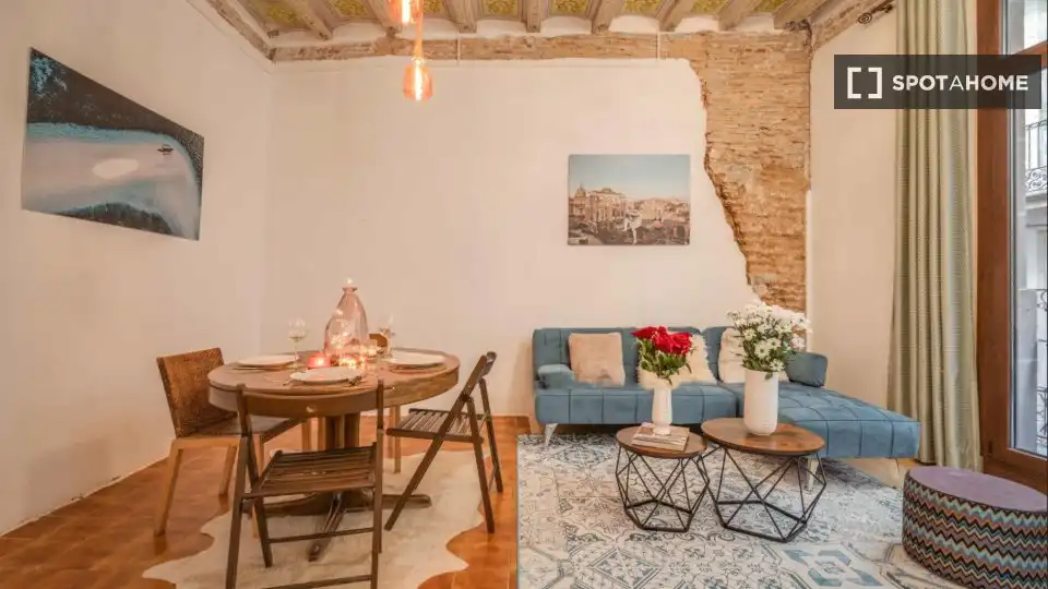 Flat with terrace to rent in Ciutat Vella, imagen 2
