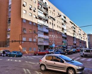 Vista exterior de Pis en venda en Alcalá de Henares amb Calefacció