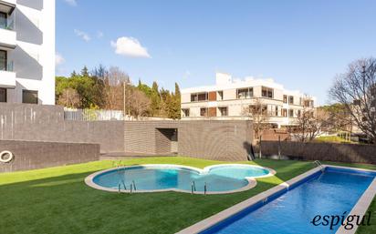 Swimming pool of Flat for sale in Sant Cugat del Vallès  with Air Conditioner, Heating and Parquet flooring