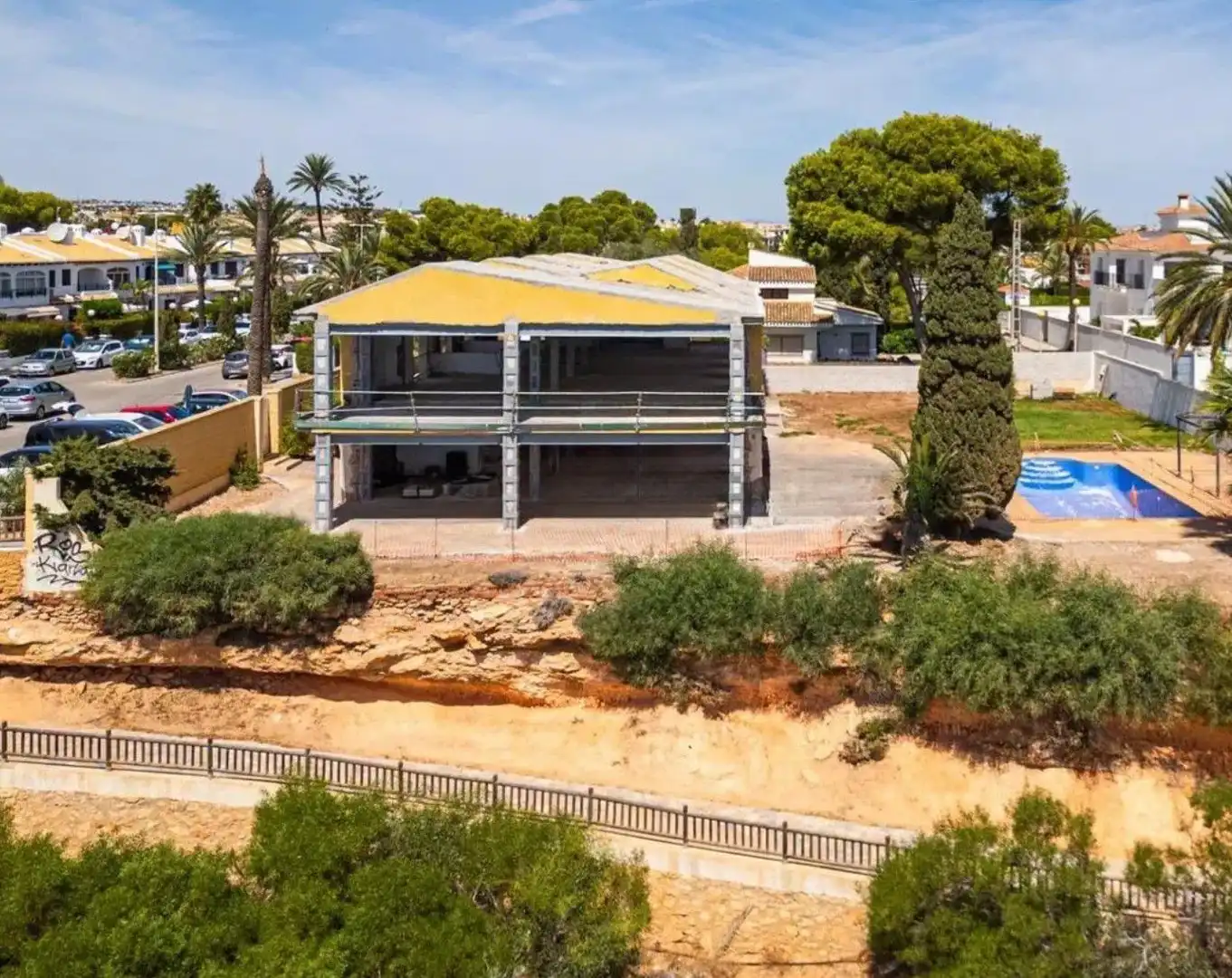 Chalet con piscina en venta en La Caleta, imagen 3