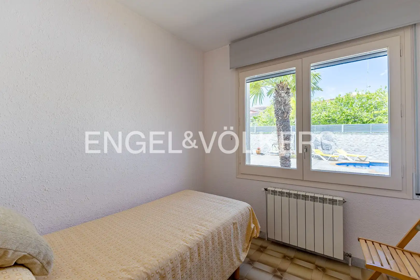 Bedroom of Houses for sale in Roda de Berà  with Air Conditioner, Heating and Private garden