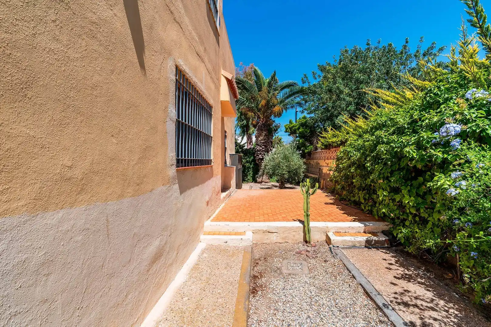 Vista exterior de Casa o chalet en venta en Roquetas de Mar con Jardín privado, Terraza y Trastero
