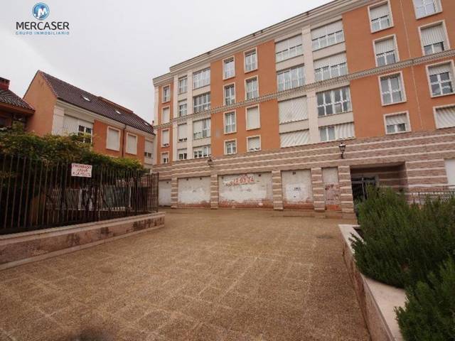 Local comercial en Alquiler en Quinta de Cervantes en Estación - Parque O'Donnell