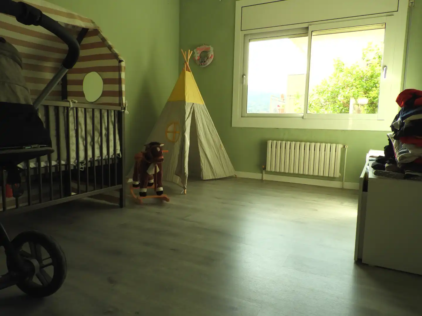 Schlafzimmer von Haus oder Chalet zum Verkauf in Castellar del Vallès mit Klimaanlage, Heizung und Privatgarten