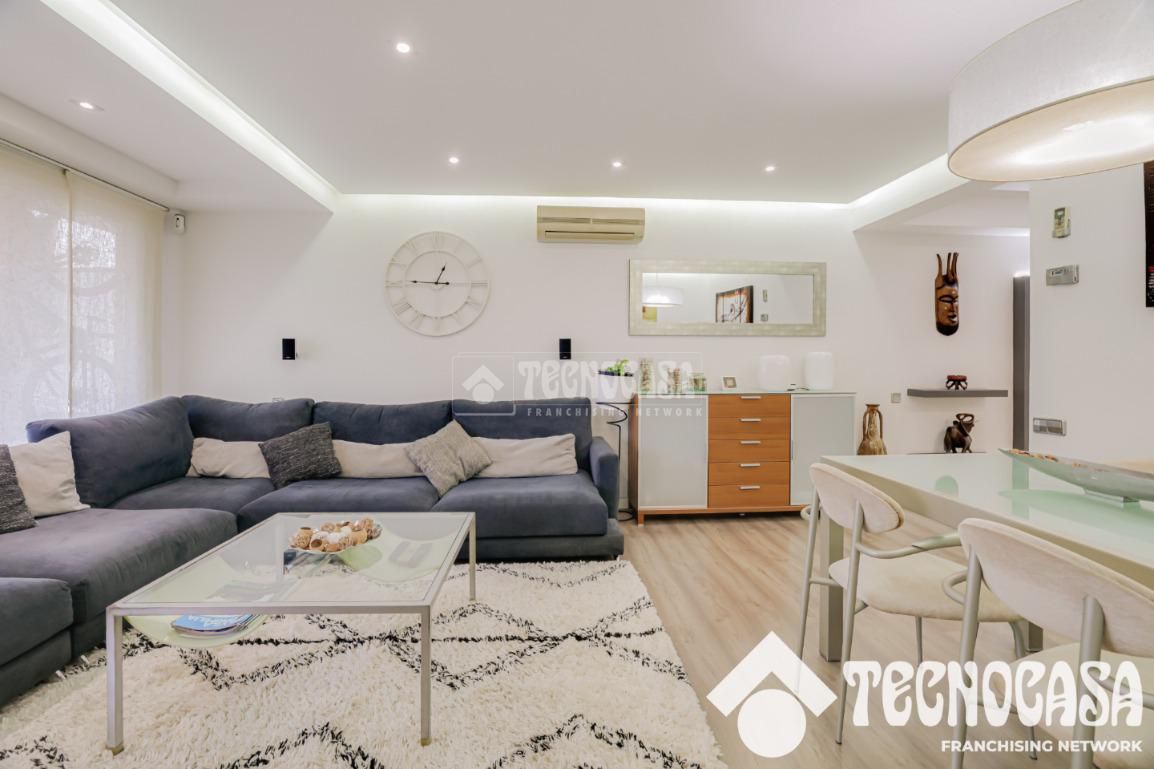 Living room of Flat for sale in Premià de Mar  with Air Conditioner, Heating and Parquet flooring