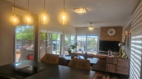 EXCLUSIVA PLANTA BAJA CON JARDIN Y PISCINA, imatge 2