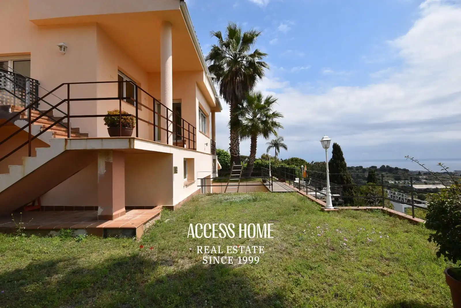 Vista exterior de Casa o chalet en venta en Badalona con Aire acondicionado, Calefacción y Terraza