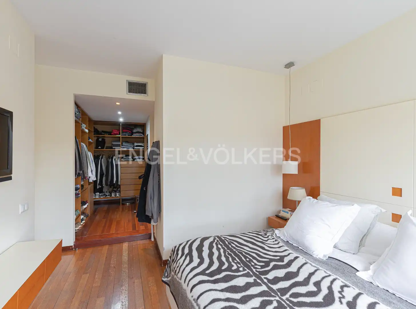 Habitación de Casa adosada de alquiler en Barcelona con Aire acondicionado, Calefacción y Jardín privado