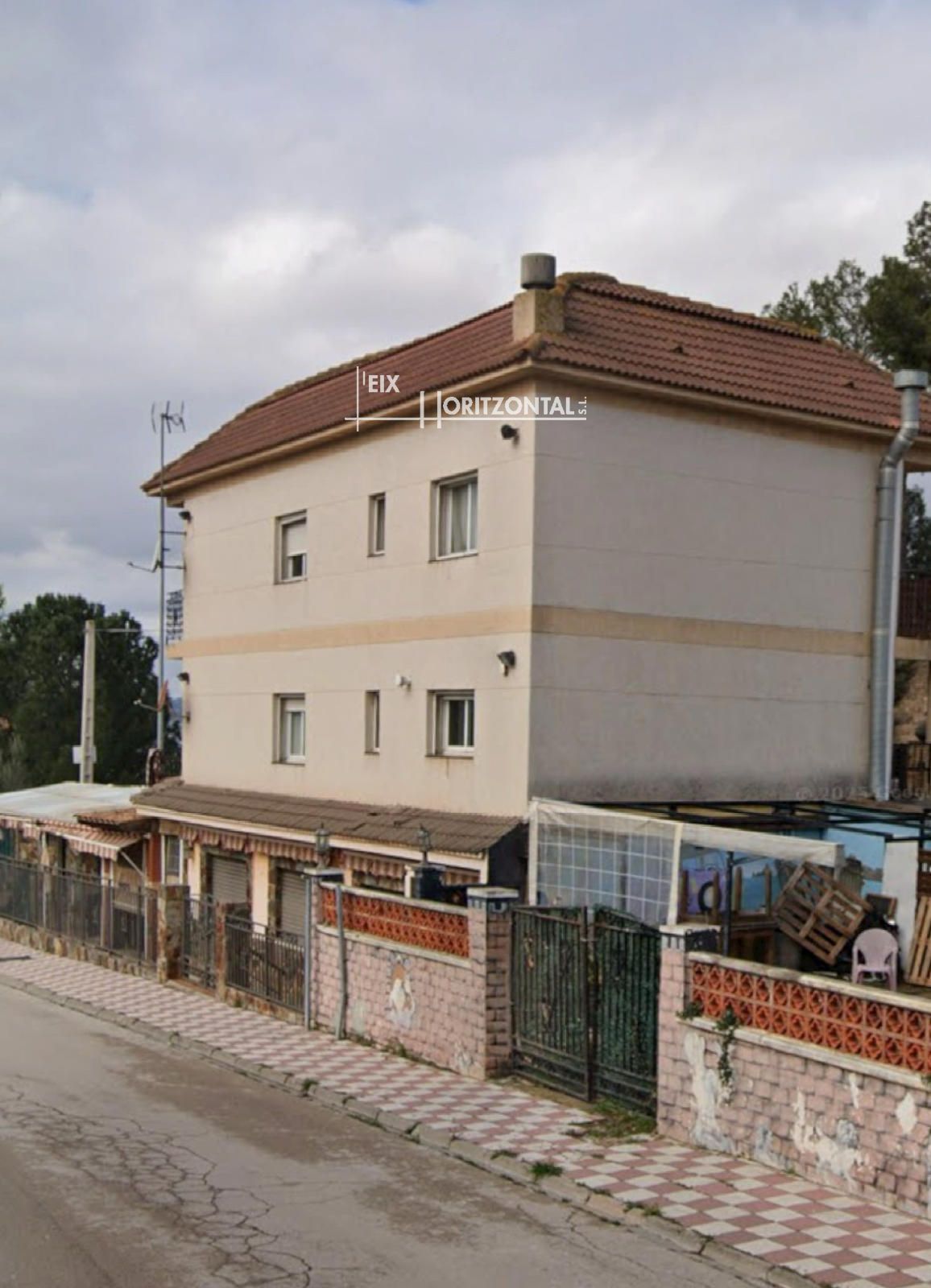 Vista exterior de Casa adosada en venda en Abrera
