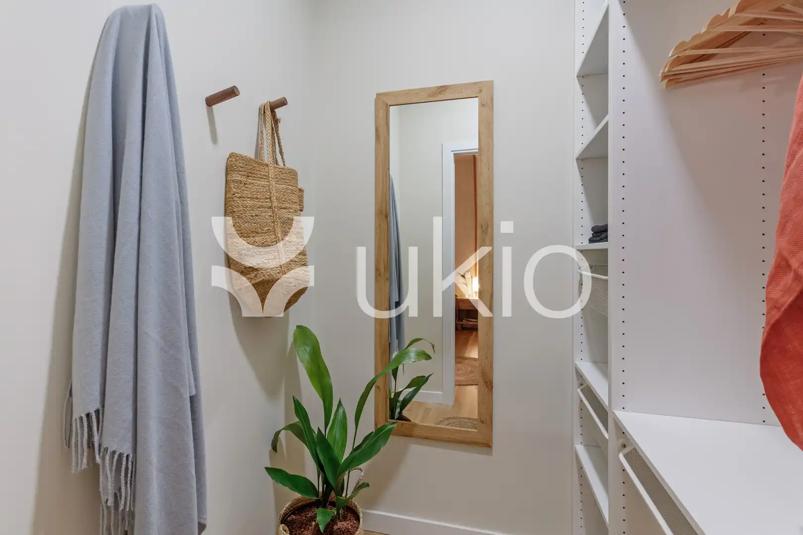 Habitación de Apartamento de alquiler en Madrid con Aire acondicionado, Calefacción y Trastero