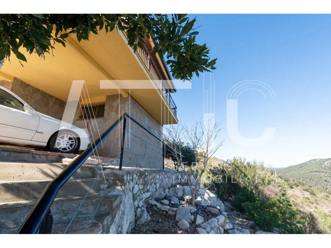 Vista exterior de Casa o xalet en venda en Castellar del Vallès amb Aire condicionat, Calefacció i Terrassa