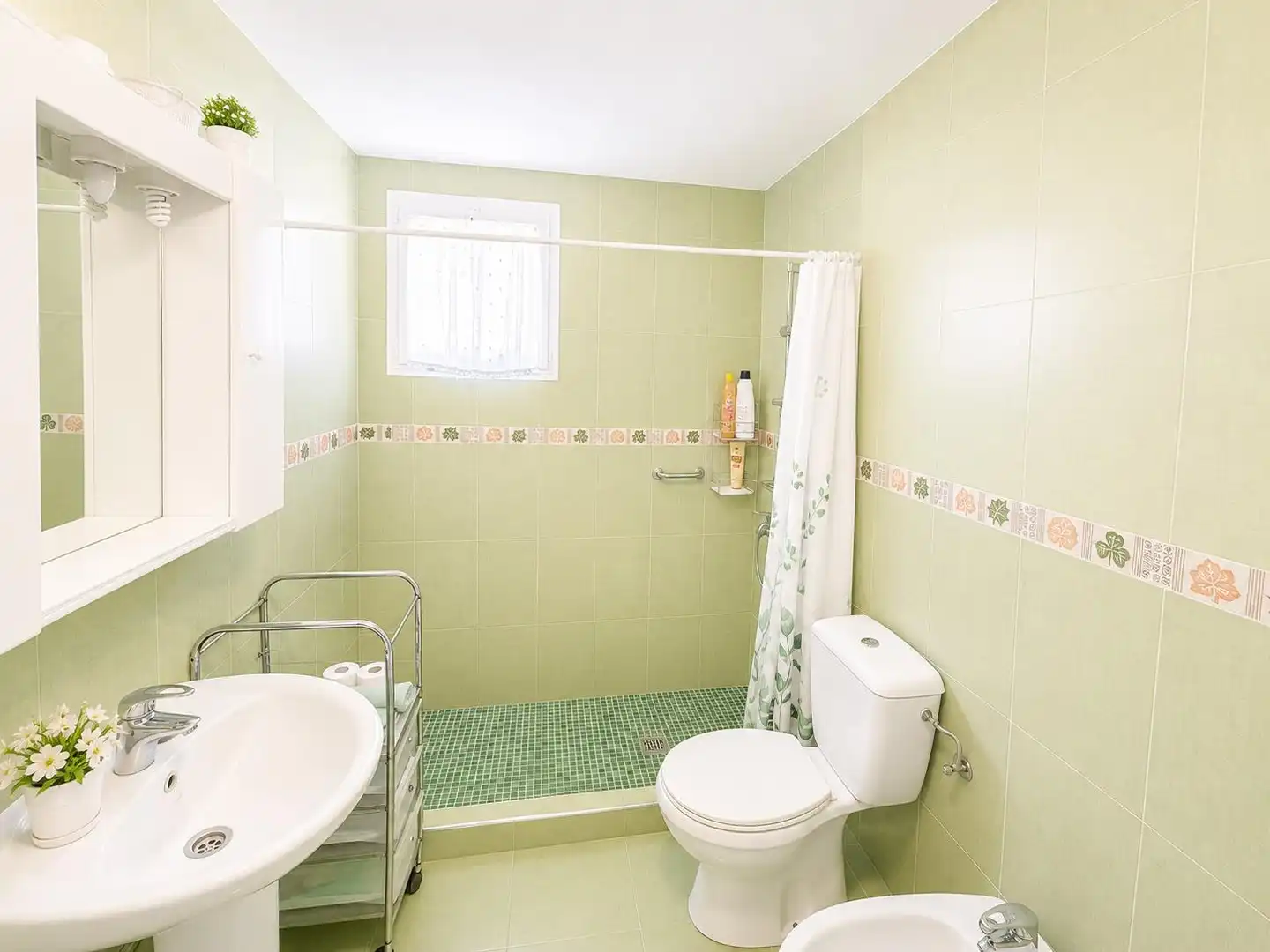 Bathroom of Flat for sale in Benalmádena  with Air Conditioner, Terrace and Furnished