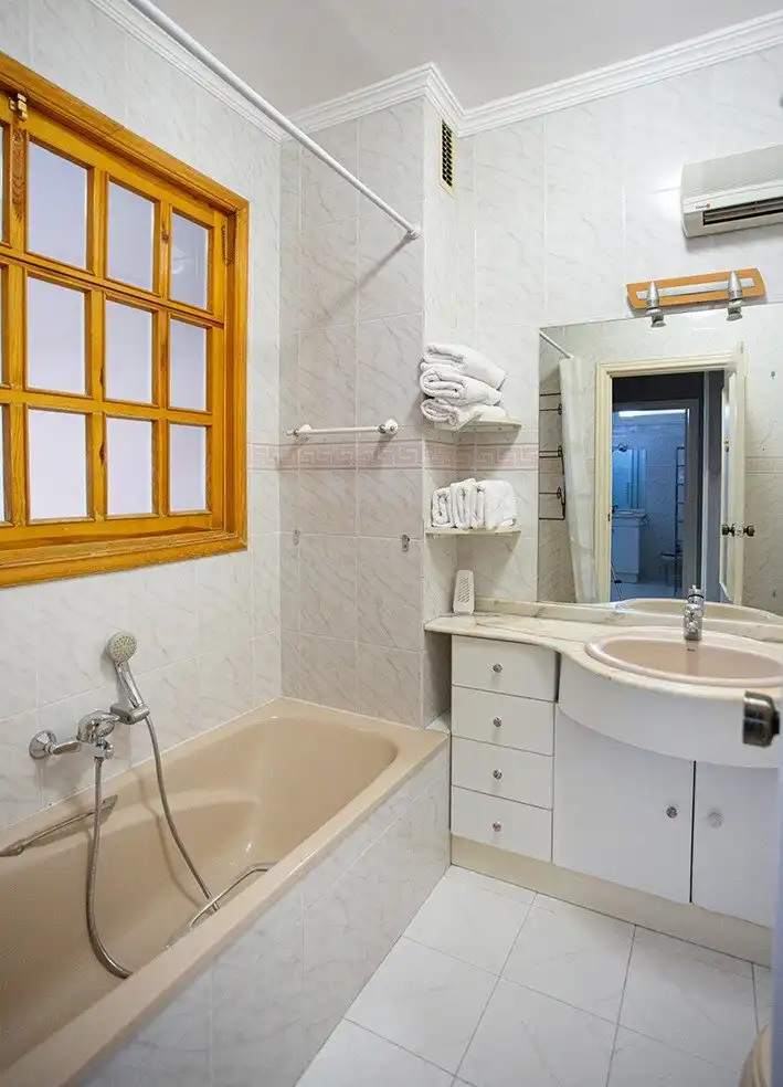 Bathroom of Buildings for sale in Sardón de Duero