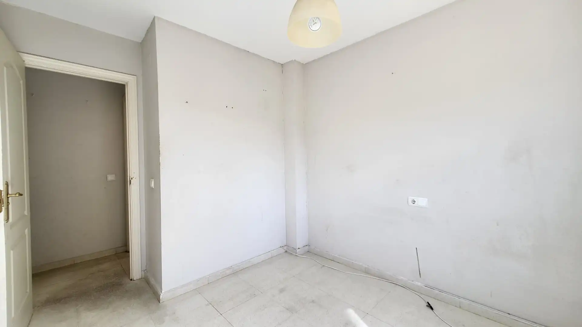 Piso en venta en Calle Andrómeda, El Cónsul - Ciudad Universitaria - El Romeral
