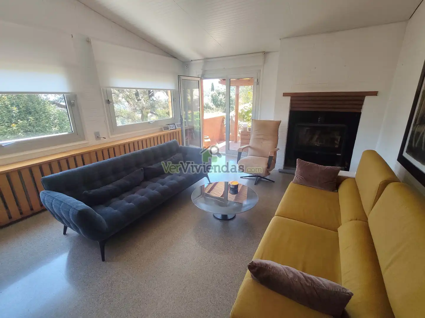 Sala d'estar de Casa o xalet en venda en Castellar del Vallès amb Calefacció, Jardí privat i Parquet