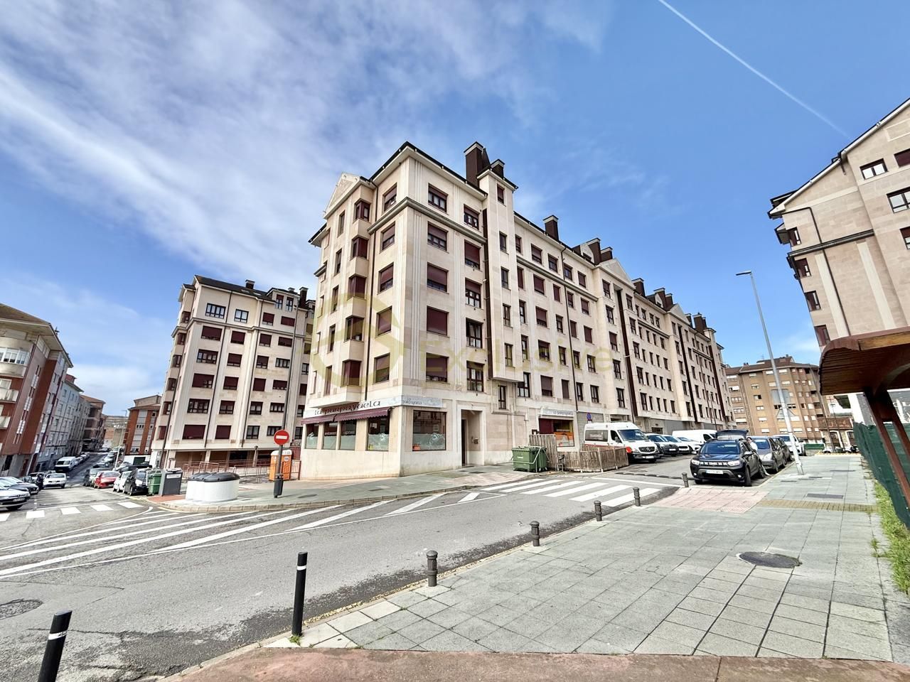 Vista exterior de Pis en venda en Corvera de Asturias amb Calefacció, Parquet i Traster