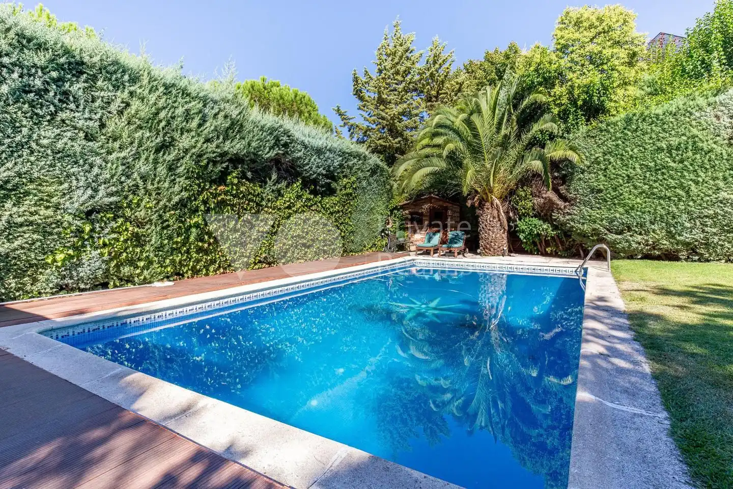 Swimming pool of Houses for sale in Majadahonda  with Air Conditioner, Heating and Private garden