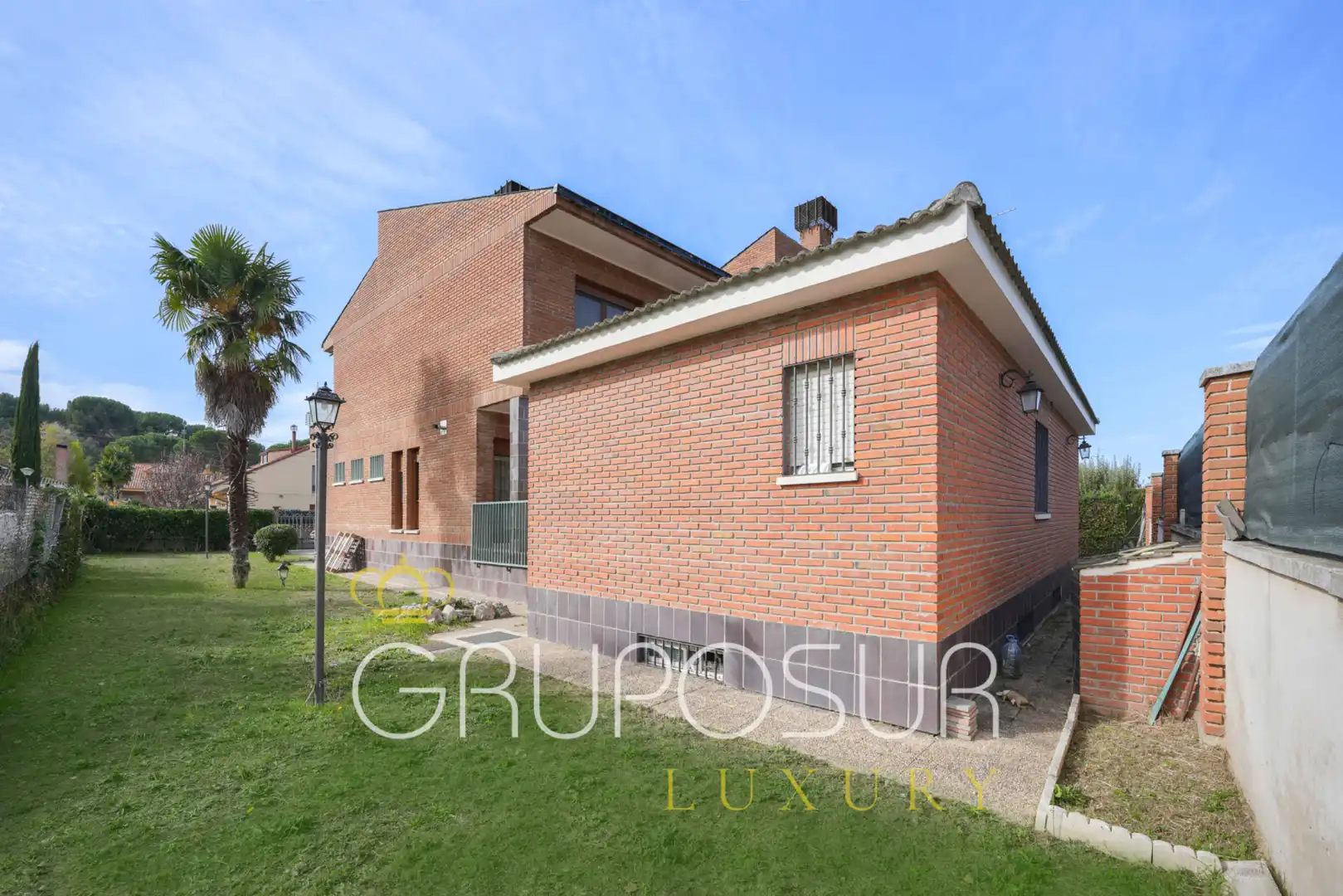 Vista exterior de Casa o xalet en venda en Valladolid amb Calefacció, Jardí privat i Terrassa