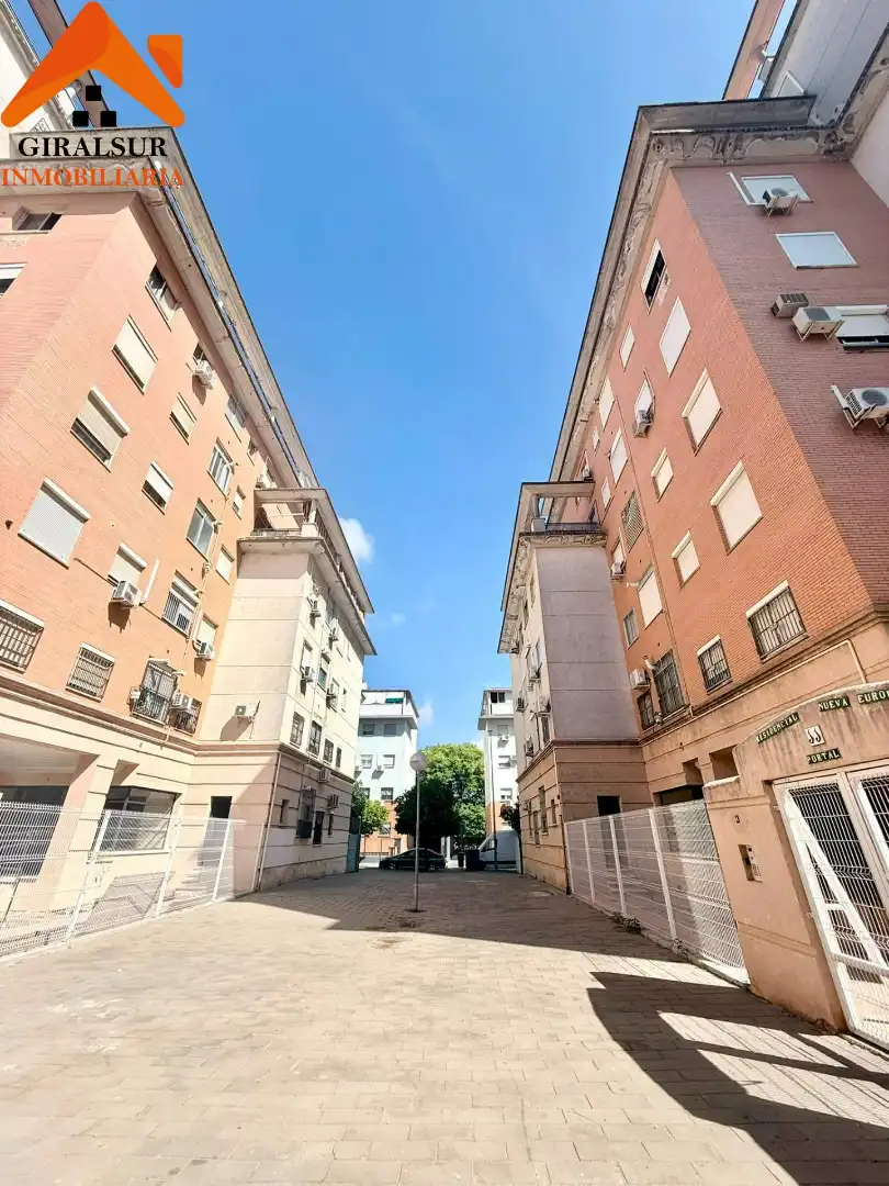 Exterior view of Flat for sale in Sevilla  with Air Conditioner