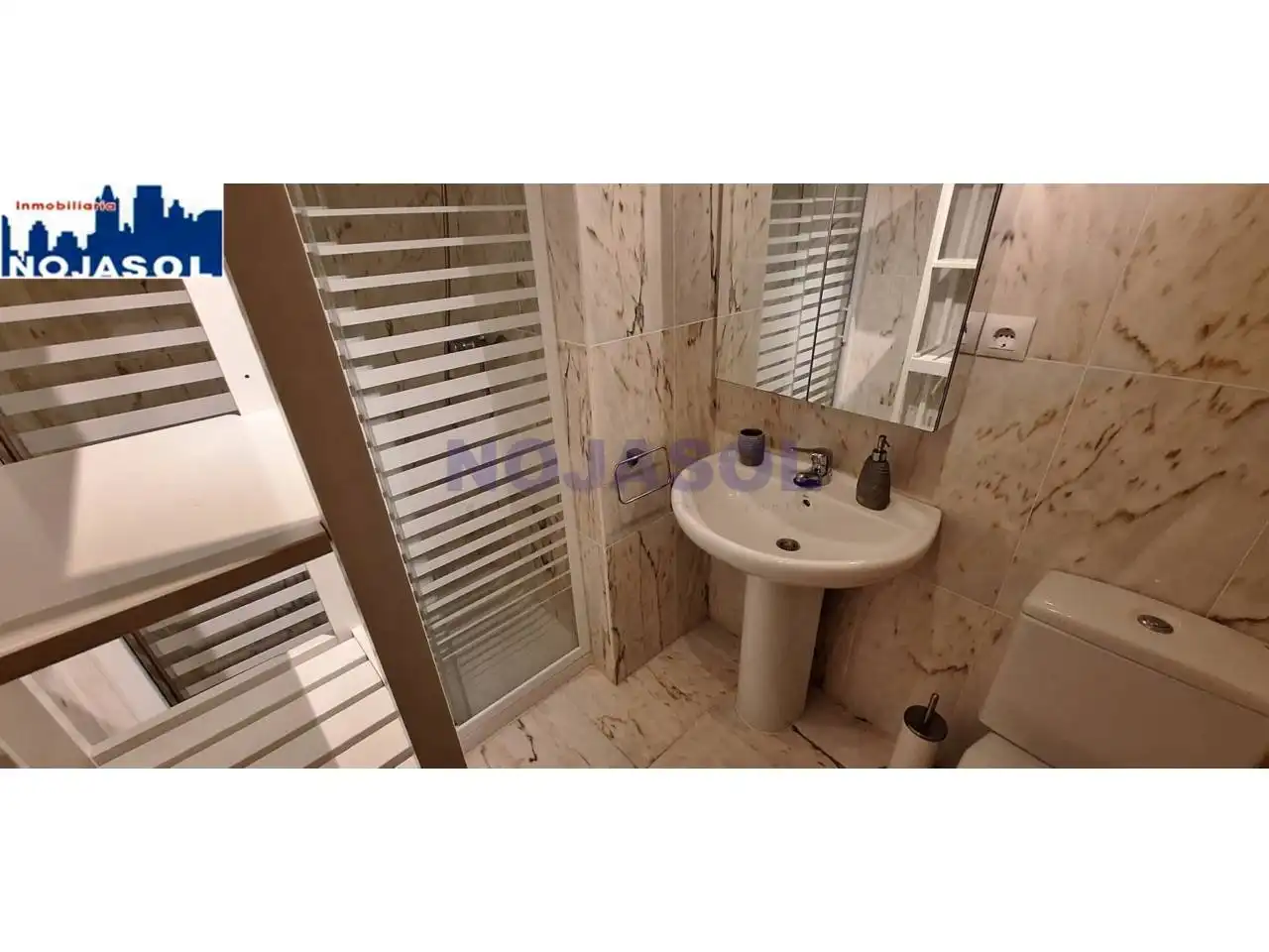 Badezimmer von Dachboden zur Miete in Noja mit Heizung, Terrasse und Abstellraum