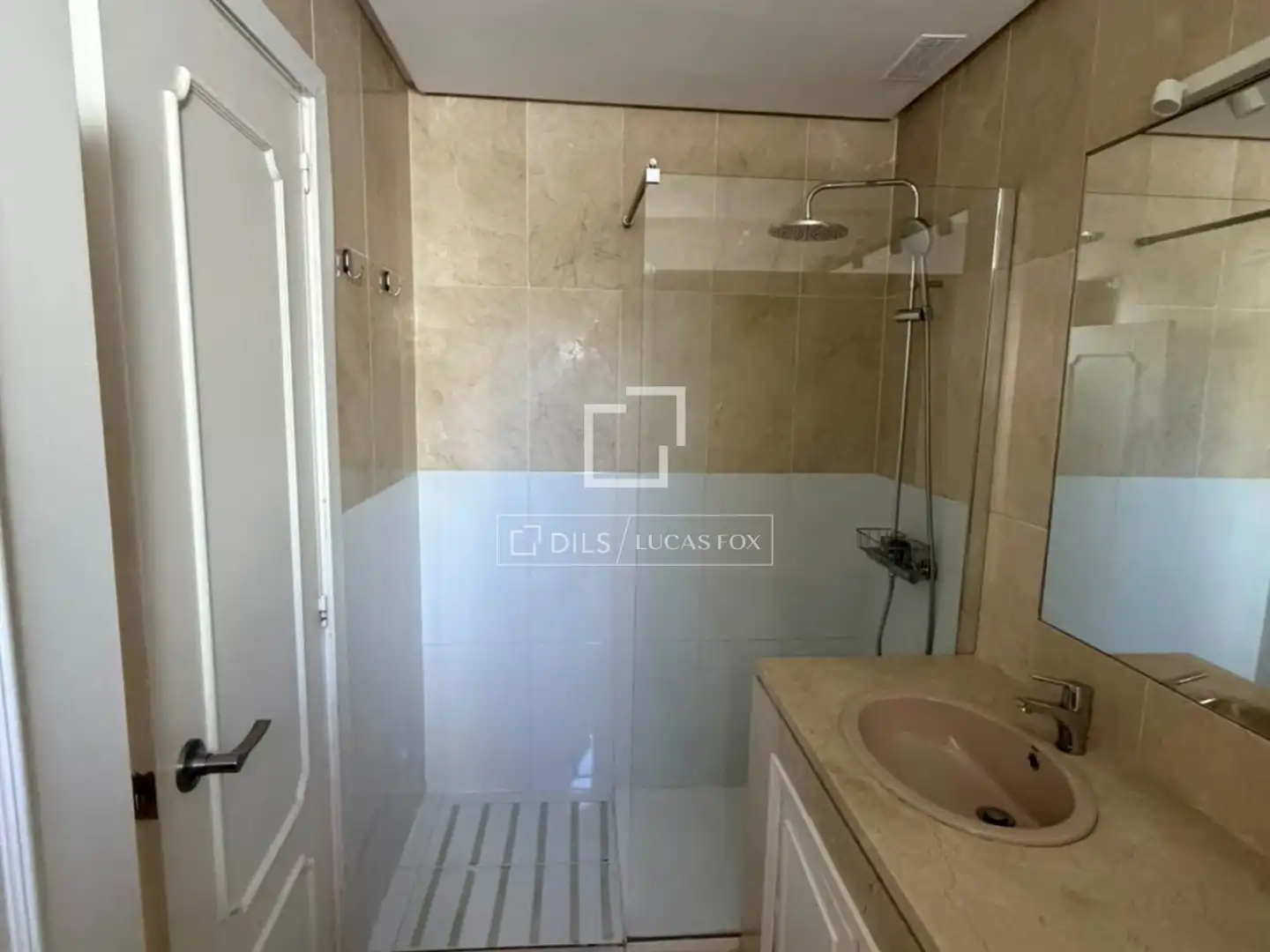 Bathroom of Houses for rent in El Soto de la Moraleja