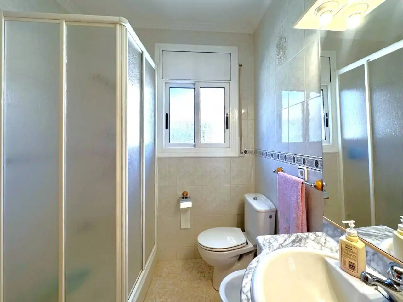 Badezimmer von Haus oder Chalet zum Verkauf in Lliçà d'Amunt mit Heizung und Privatgarten