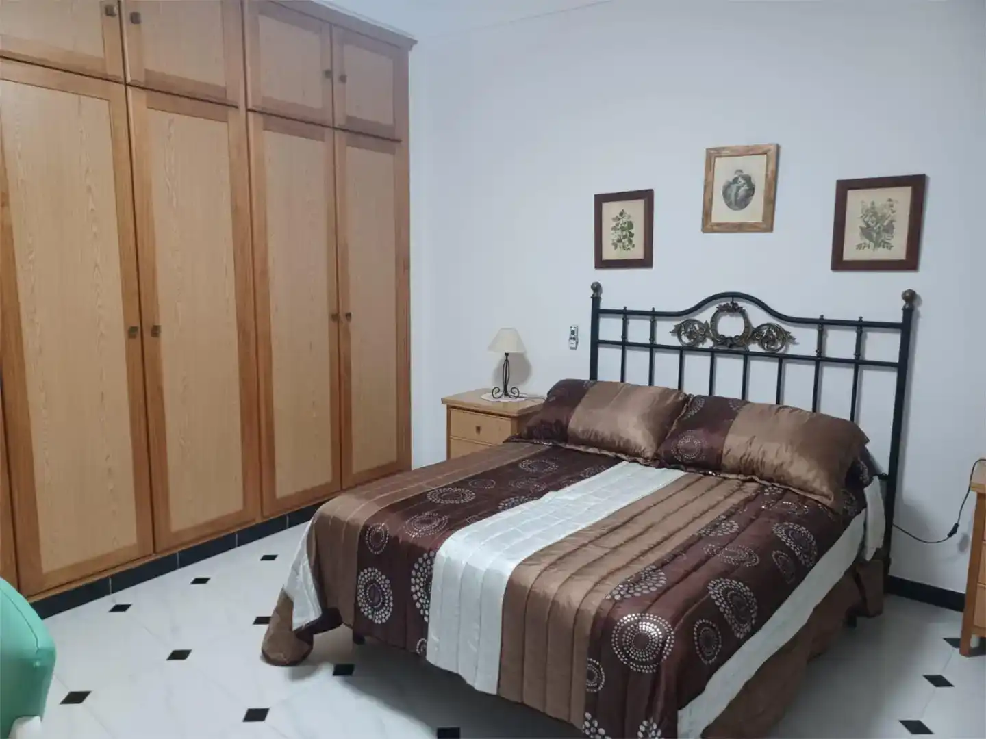 Bedroom of Flat for share in Dos Hermanas  with Air Conditioner, Furnished and Washing machine