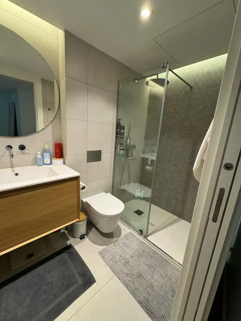 Badezimmer von Wohnung zur Miete in Barcelona mit Klimaanlage, Heizung und Möbliert