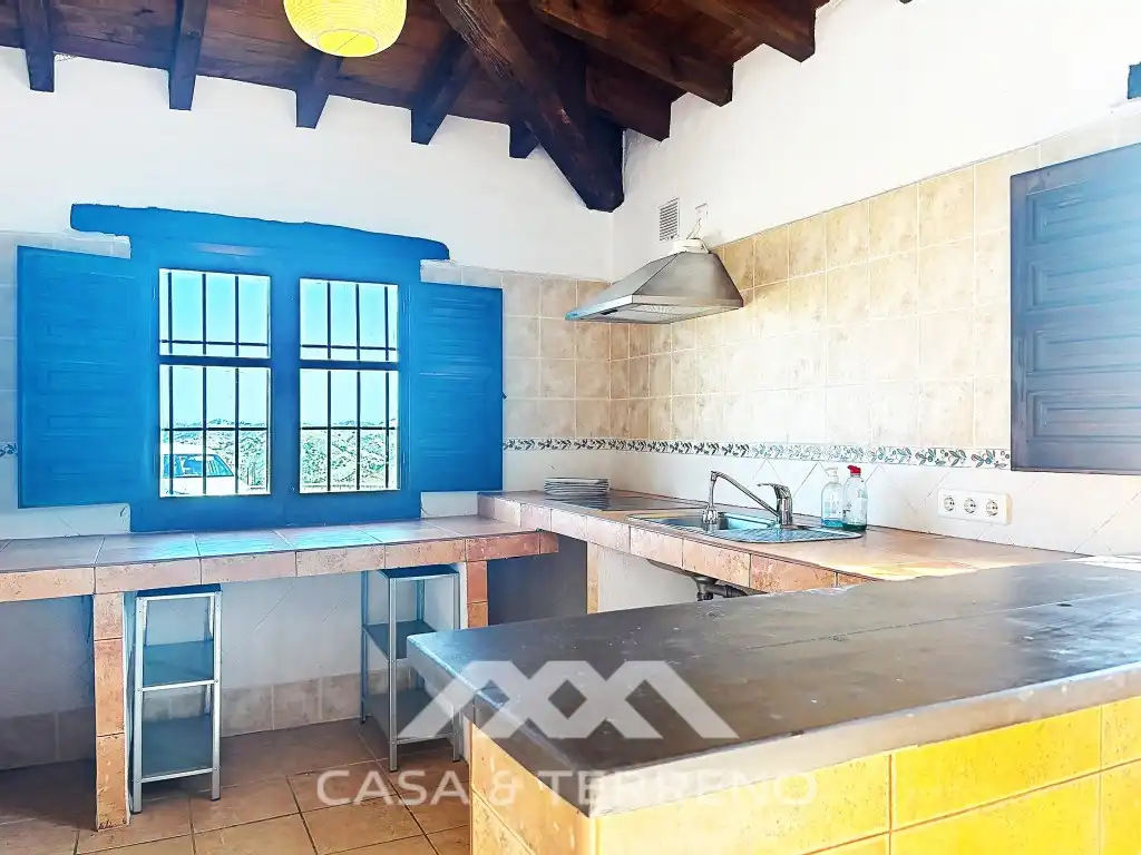 Cuina de Casa o xalet de lloguer en Almáchar amb Aire condicionat, Terrassa i Rentadora