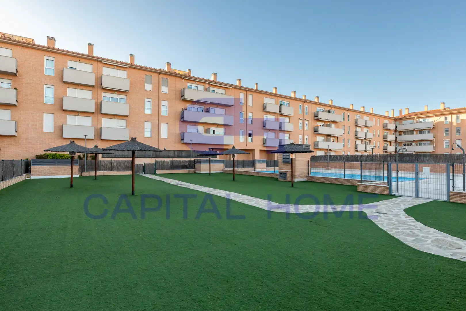 Piscina de Ático en venta en Navalcarnero con Aire acondicionado, Calefacción y Parquet