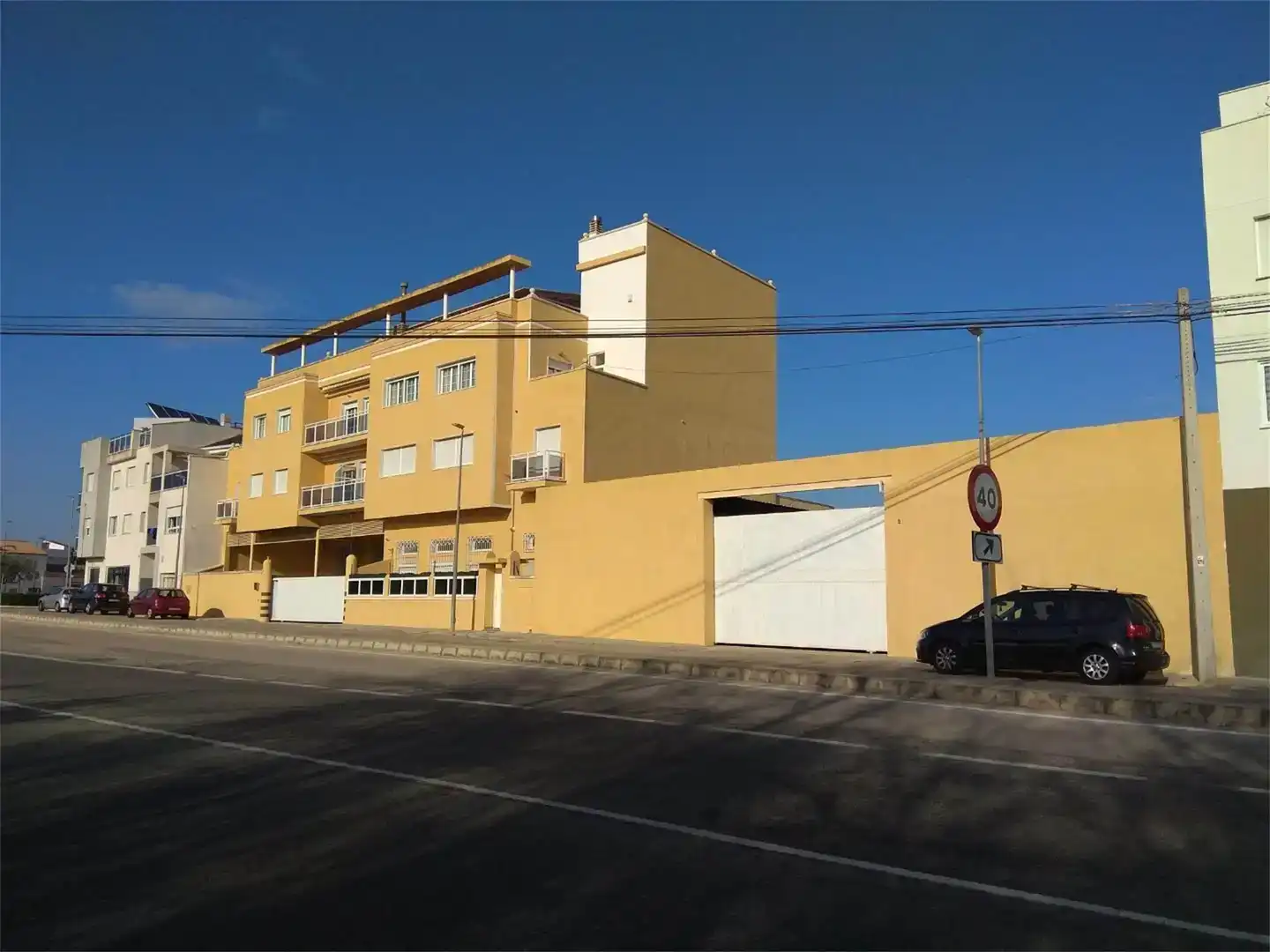 Vista exterior de Àtic en venda en Guardamar de la Safor amb Aire condicionat i Balcó