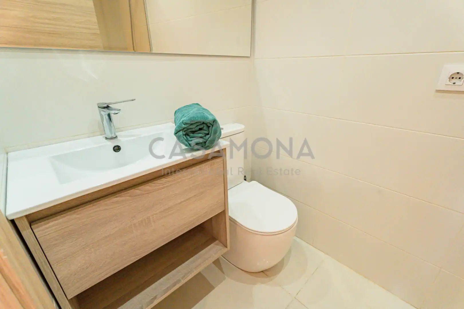 Bathroom of Houses for rent to own in Barcelona  with Air Conditioner, Heating and Private garden