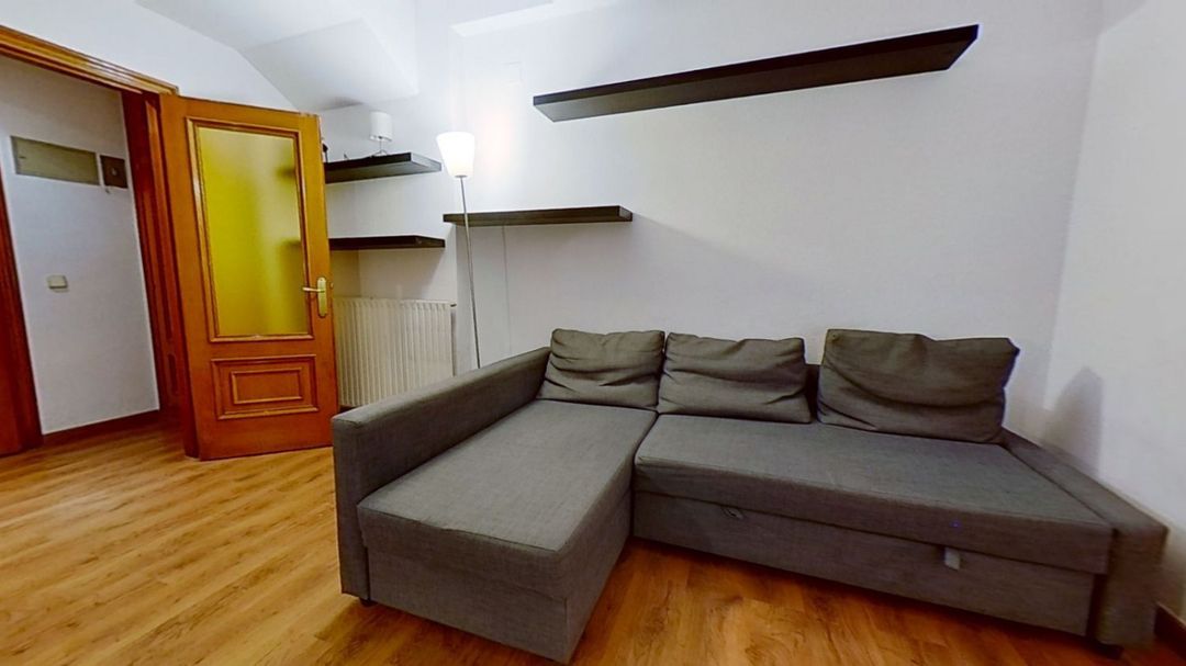 Sala d'estar de Apartament de lloguer en  Madrid Capital amb Aire condicionat
