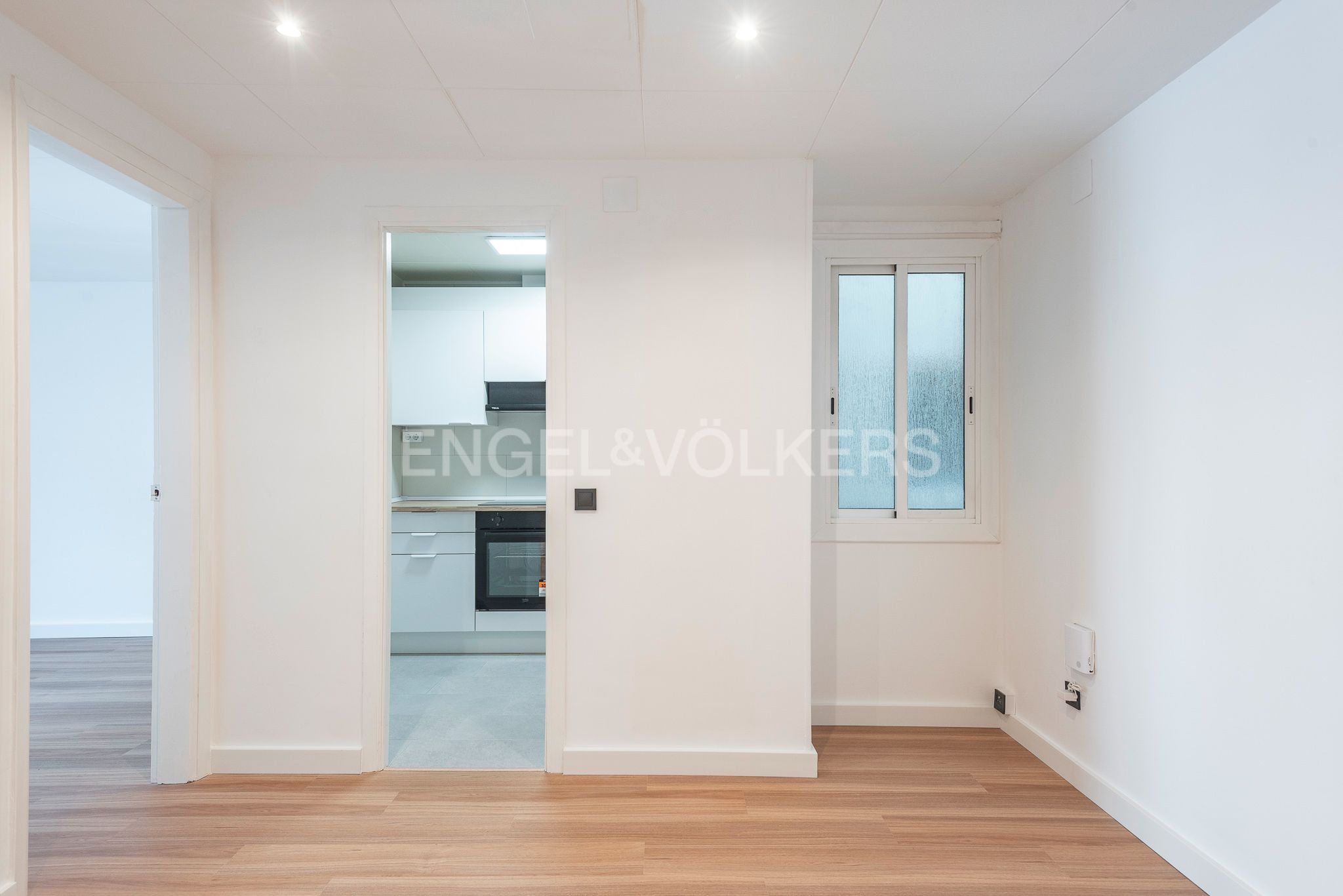 Kitchen of Apartment for sale in L'Hospitalet de Llobregat  with Heating and Parquet flooring