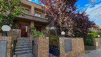 Exterior view of Single-family semi-detached for sale in  Lleida Capital  with Air Conditioner, Heating and Private garden