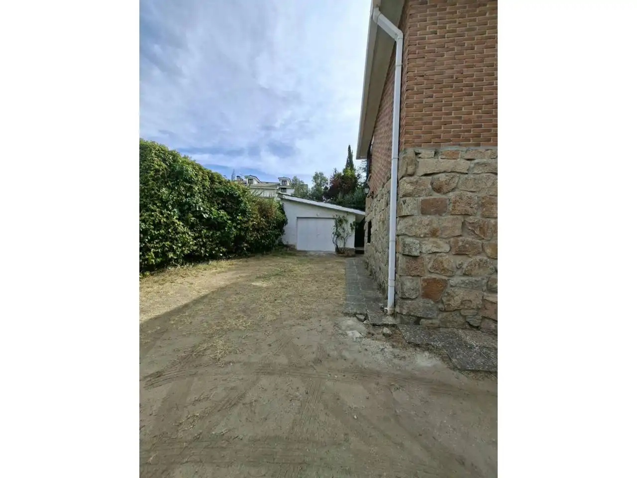 Vista exterior de Casa o xalet en venda en Moralzarzal amb Calefacció, Jardí privat i Terrassa