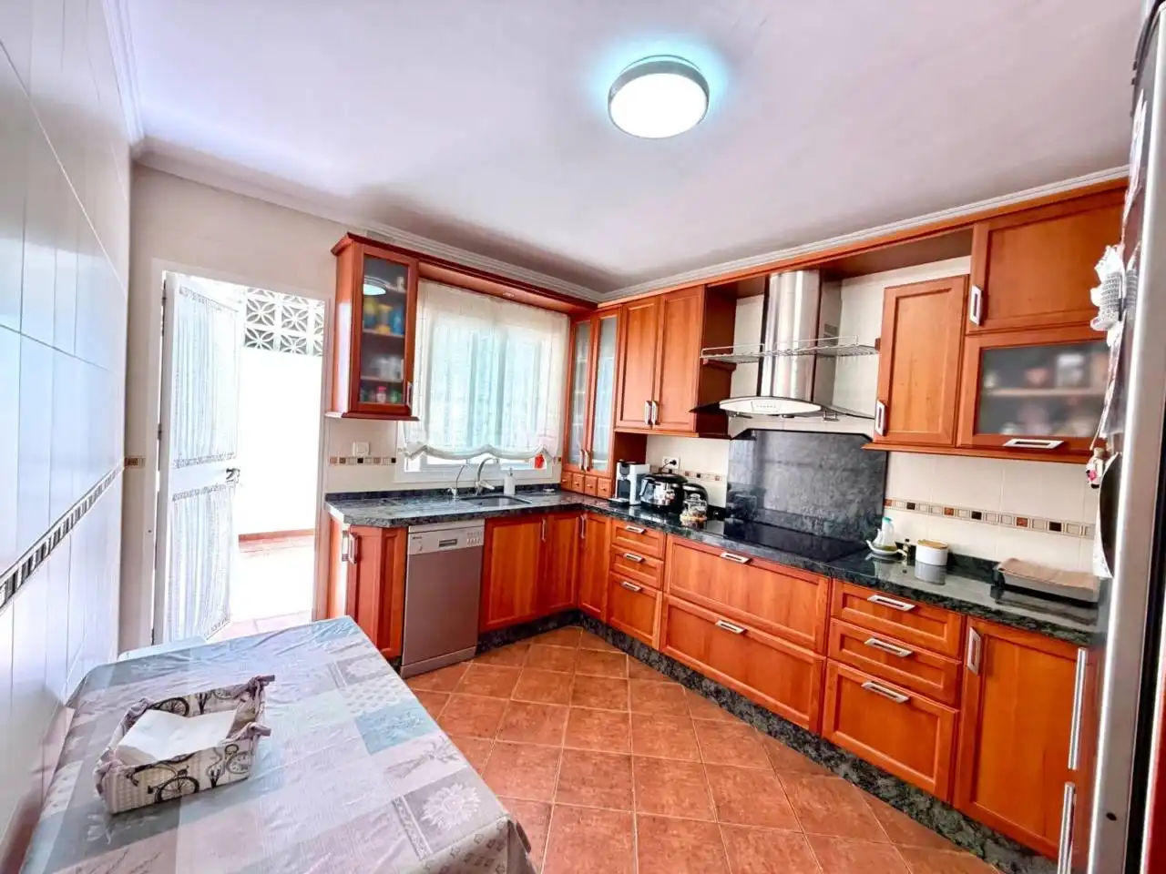 Küche von Wohnung zur Miete in Rincón de la Victoria mit Privatgarten, Terrasse und Möbliert