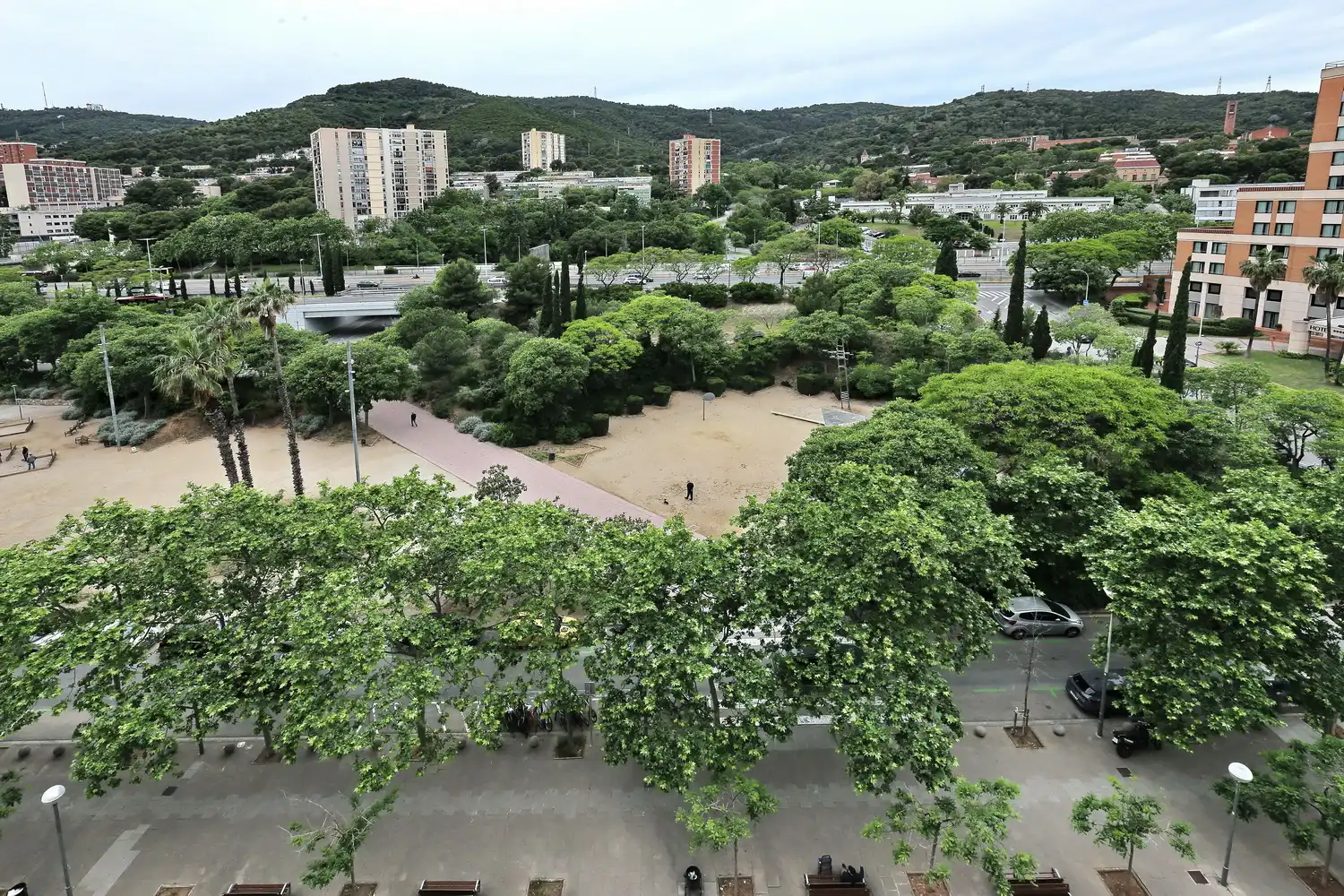 Vista exterior de Piso en venta en Barcelona con Calefacción, Horno y Balcón
