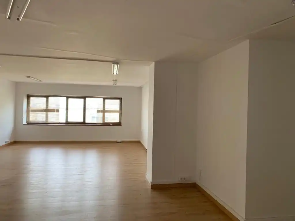 Büro zur Miete in Avinguda Enric Valor, 3, El Castell