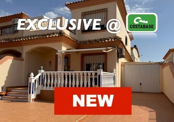 Vista exterior de Finca rústica en venda en Pilar de la Horadada amb Aire condicionat, Calefacció i Jardí privat