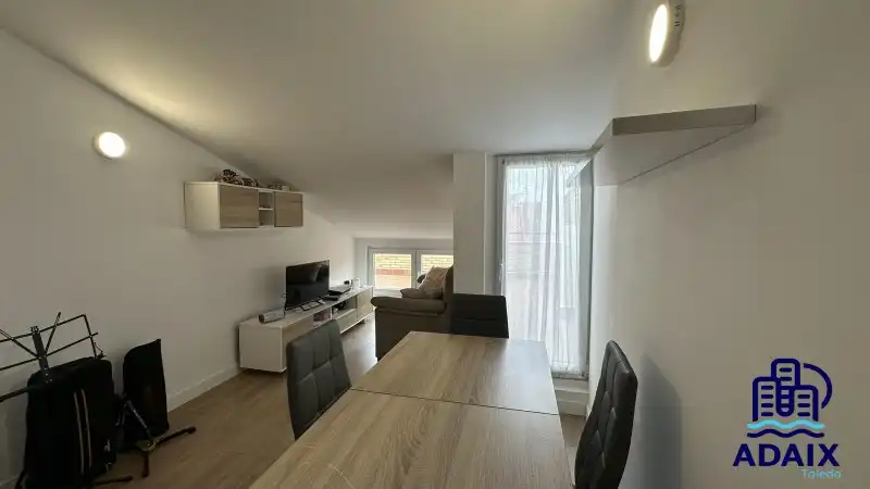 Sala d'estar de Pis en venda en Bargas amb Moblat