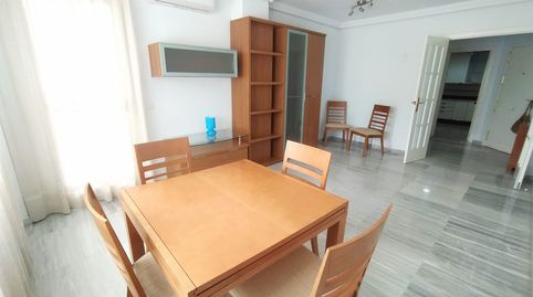 Piso espacioso y en buen estado de 3 dormitorios con opción a garaje y trastero en el centro de Torremolinos