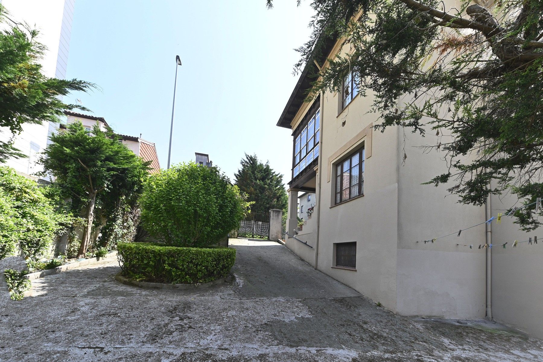 Vista exterior de Casa o xalet en venda en Santander amb Aire condicionat, Calefacció i Jardí privat