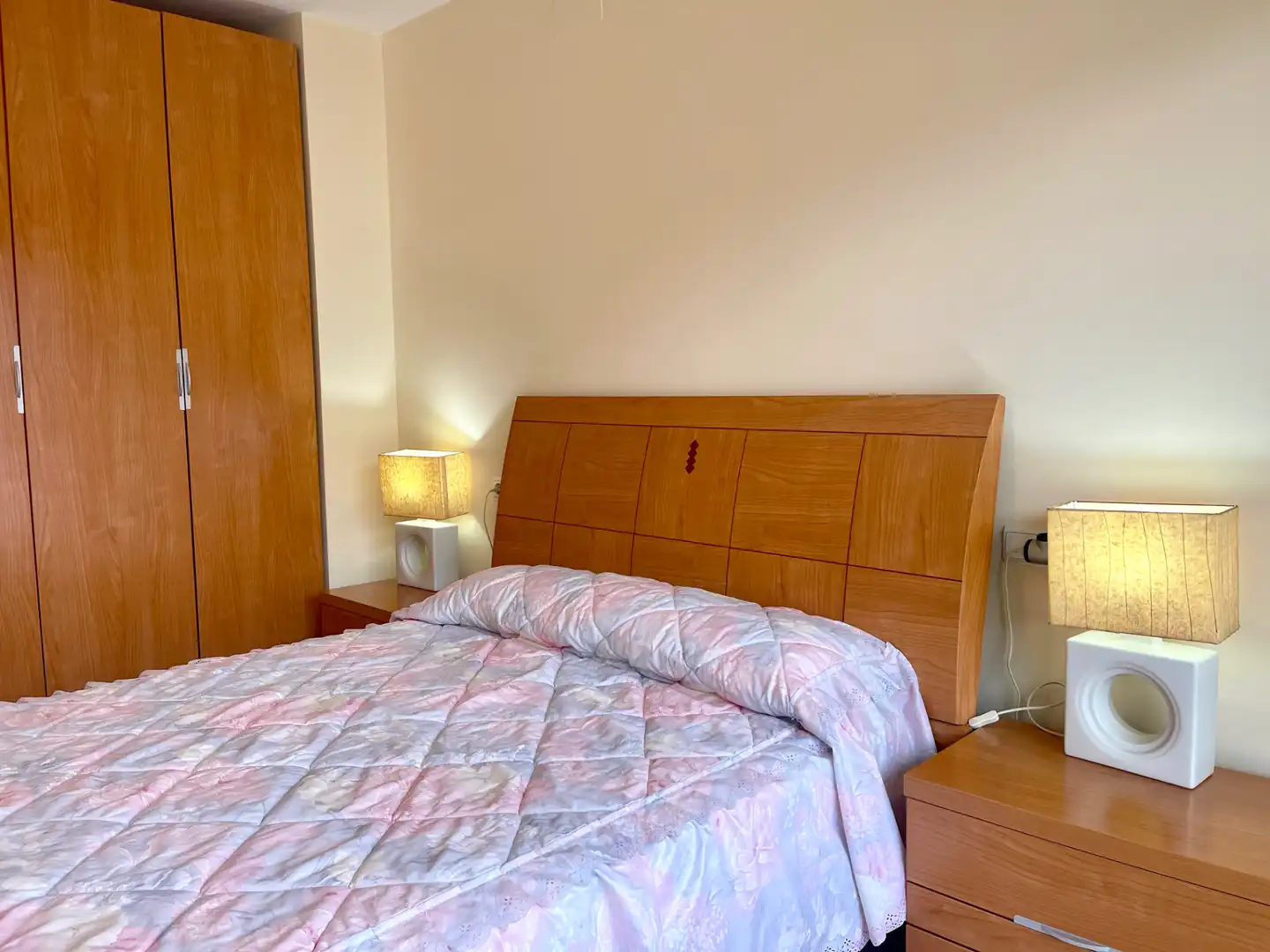 Habitación de Casa adosada en venta en Sant Joan de les Abadesses con Calefacción, Jardín privado y Trastero