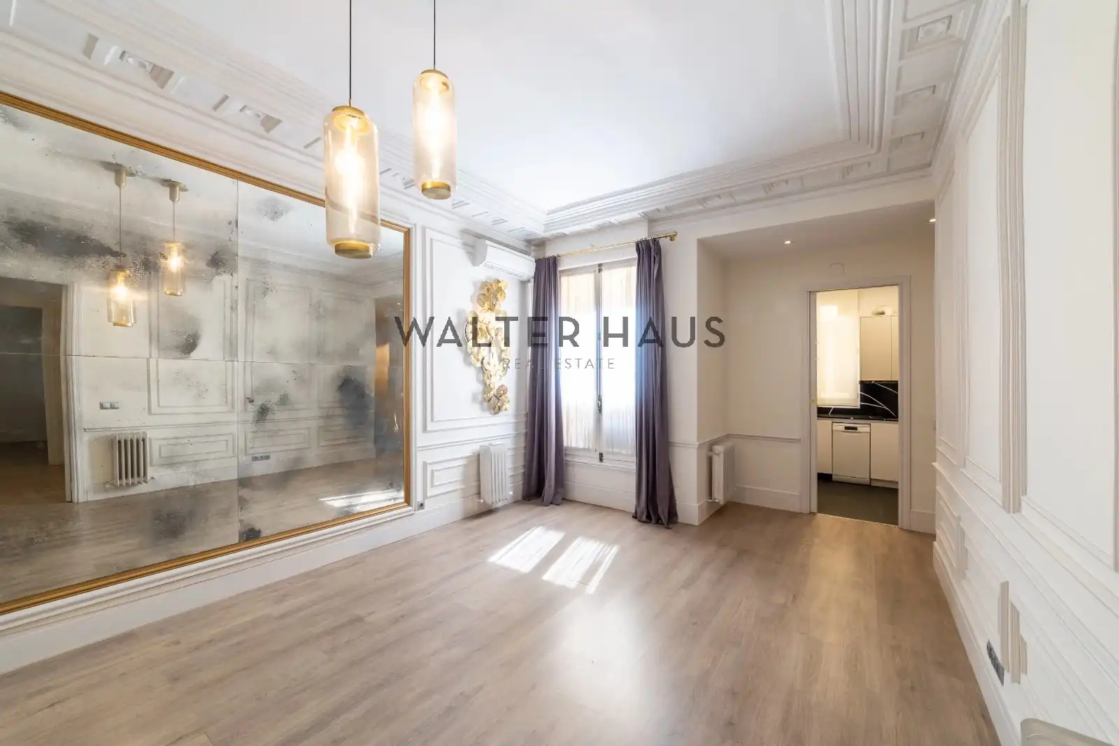 Bedroom of Flat for sale in Madrid  with Air Conditioner, Heating and Oven