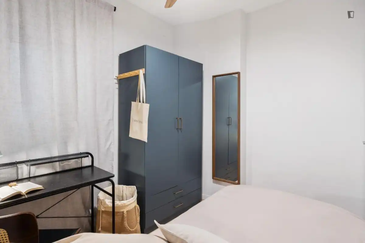 Habitación de Apartamento para compartir en Barcelona con Aire acondicionado, Calefacción y Amueblado