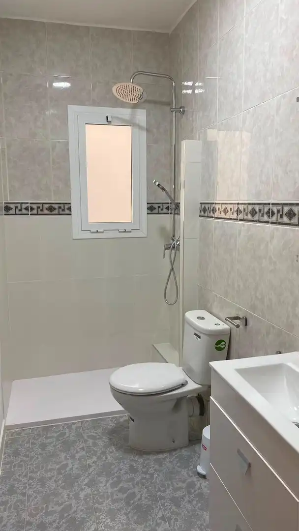 Bathroom of Flat for rent in Valencia  with Terrace